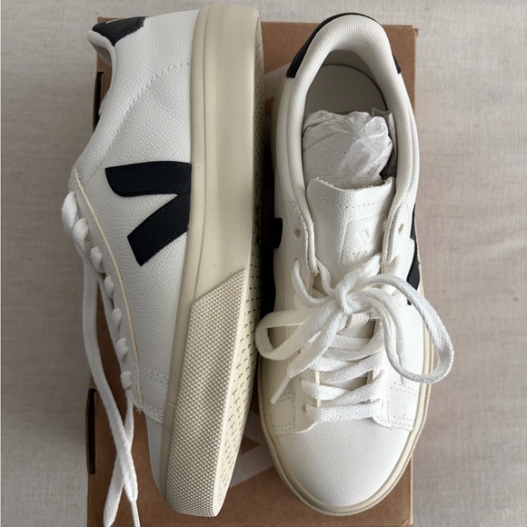 NEW Veja Campo White & Black Sneakers | Size 6 / EU 37 | New in Box (NIB) - Picture 12 of 17